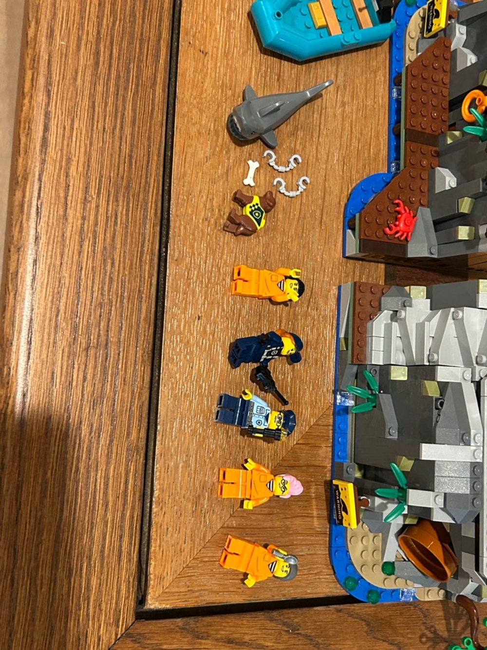 Lego City #60419 Police Prison Island - Picture 8 of 14
